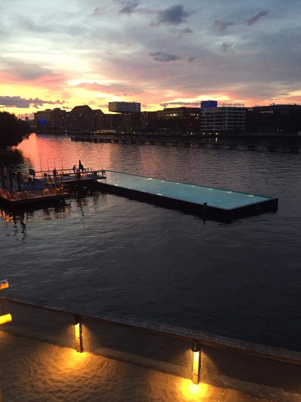 Pool on Berlin river spree badeshiff