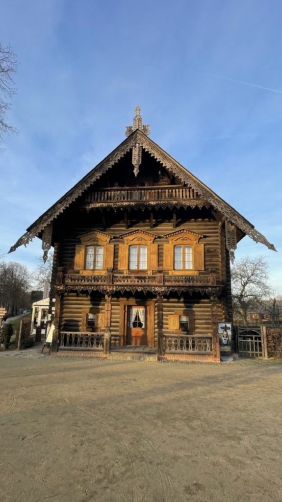 Alexandrowka Haus 1 – Historical Russian tea house